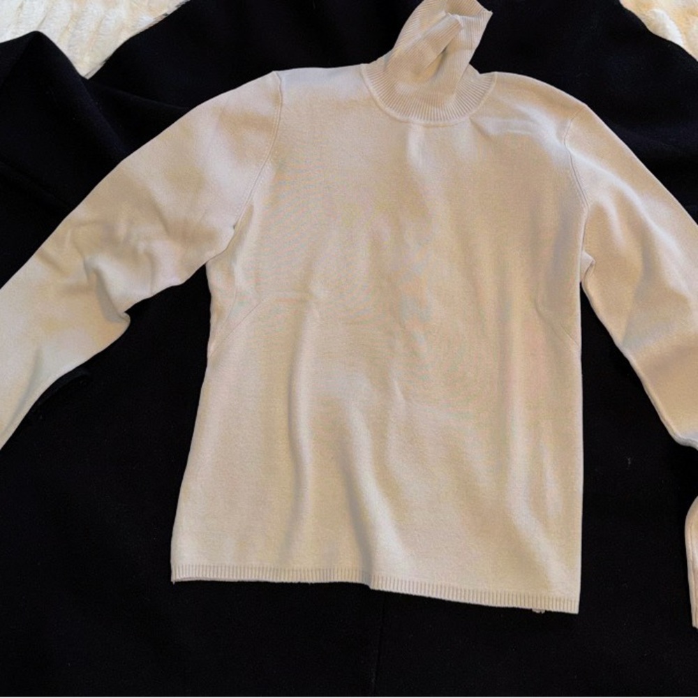 Chic Cream Turtleneck Sweater